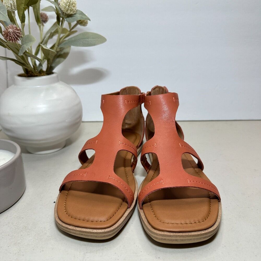 New Lucky Brand Nayda Caged Leather Flat Sandals Eco Red Women 6.5 NWOB Zip - Picture 2 of 8